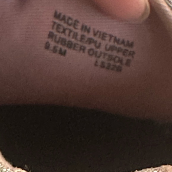 BRAND NEW W/ BOX Michael Kors Women's Pink Glitter Sneakers - Picture 6 of 6